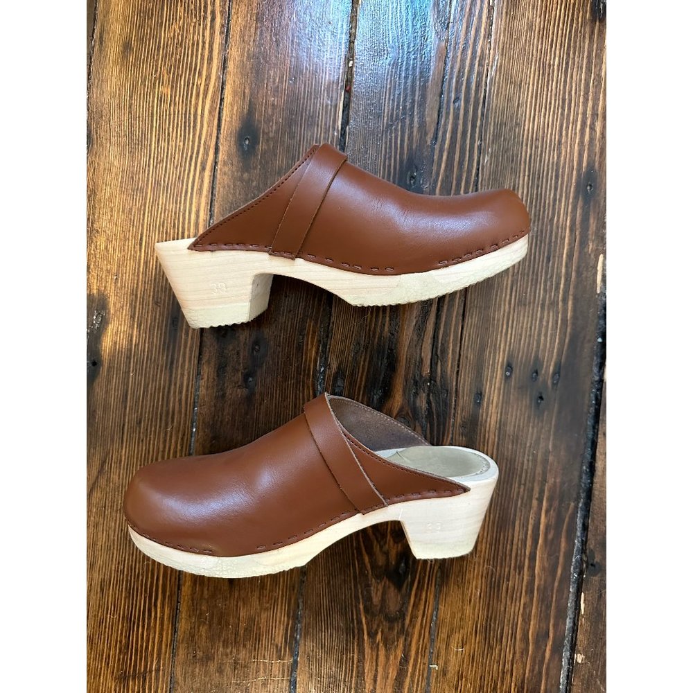 Sven Brown Leather Clogs with Light Wood Heel